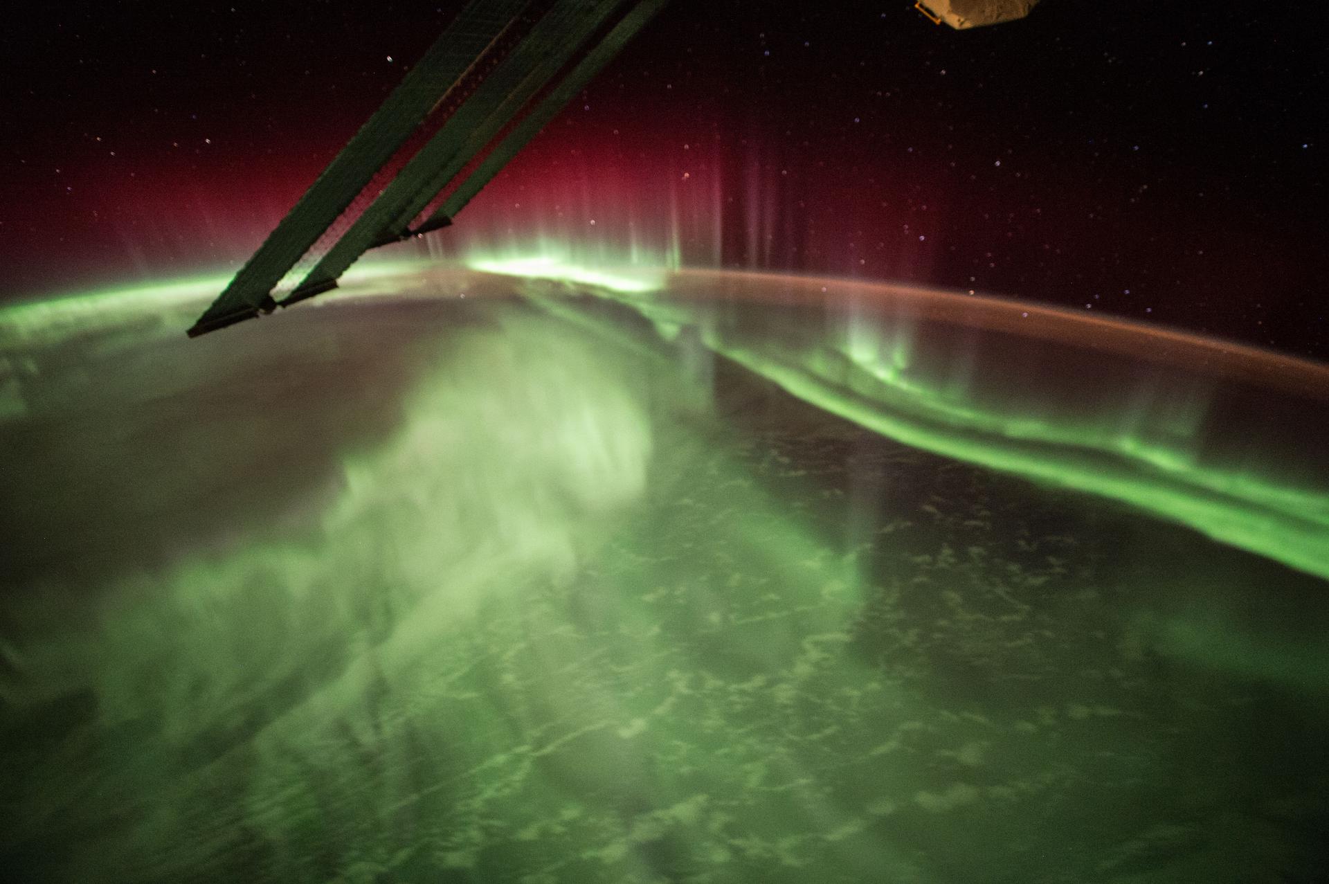 Close-up of the aurora borealis from the ISS, taken by Scott Kelly